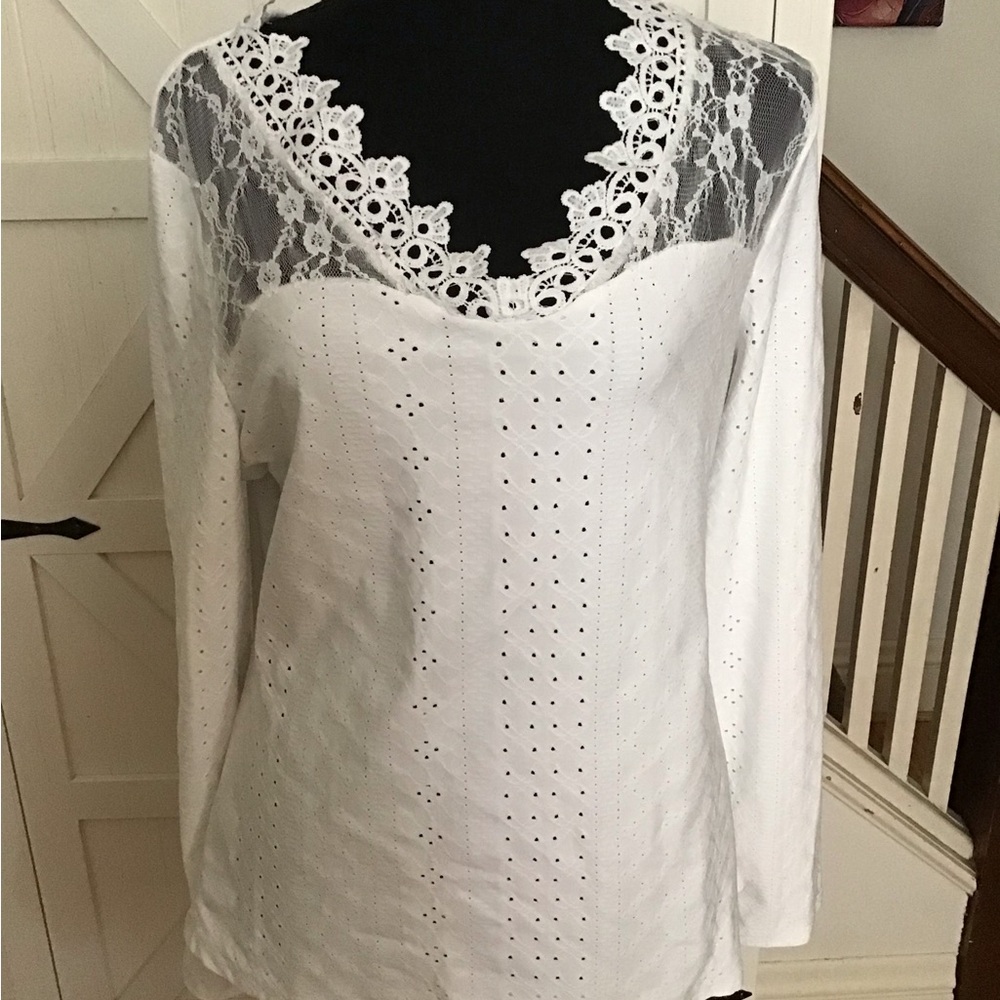 Chic White Lace Women's Blouse